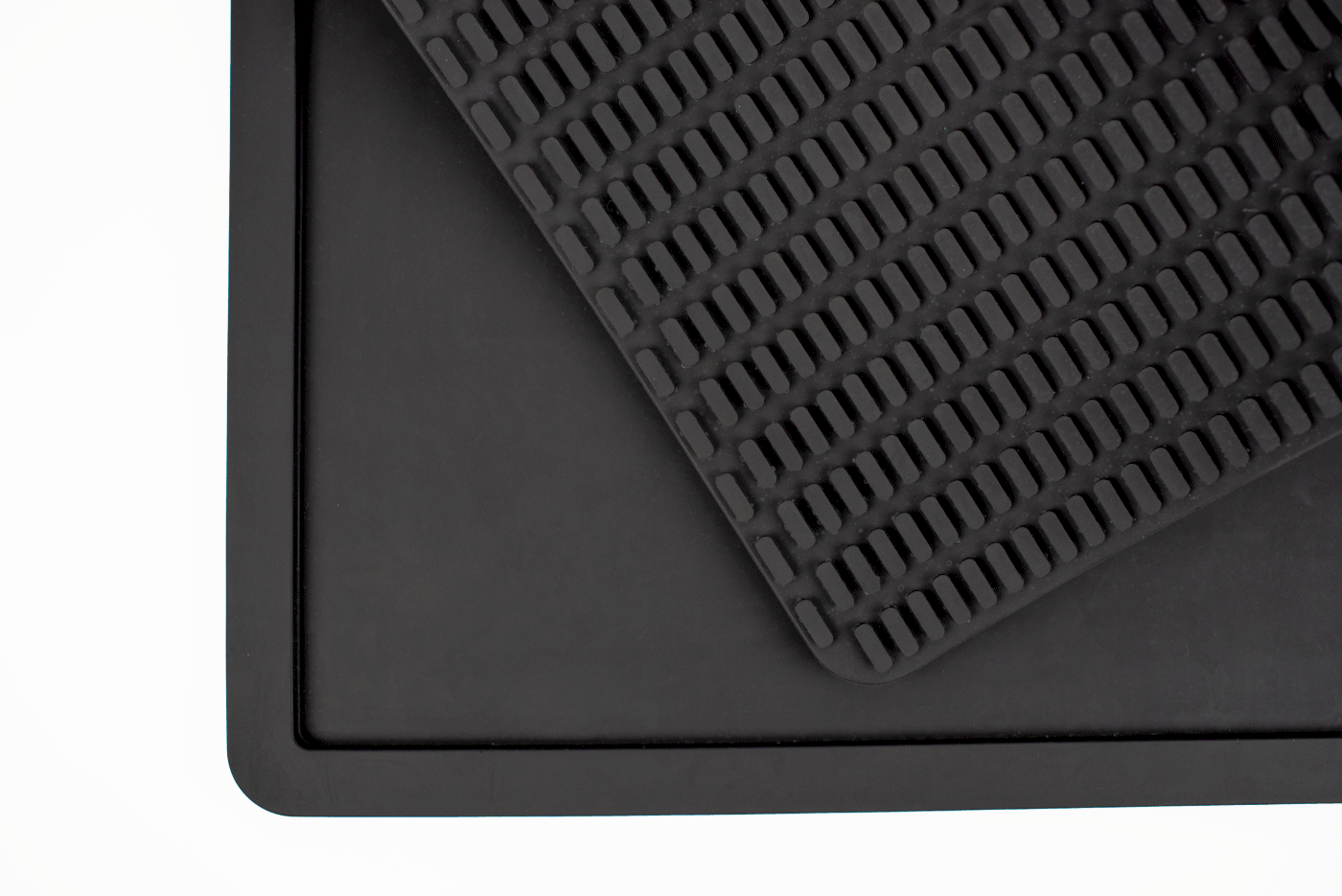 Silicone Feeding Placemat w/ Splash Guard (Black)